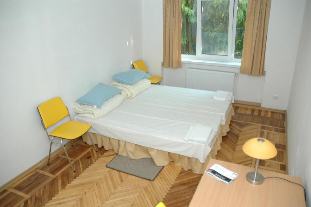 Yellow House Hostel Львов Номер фото