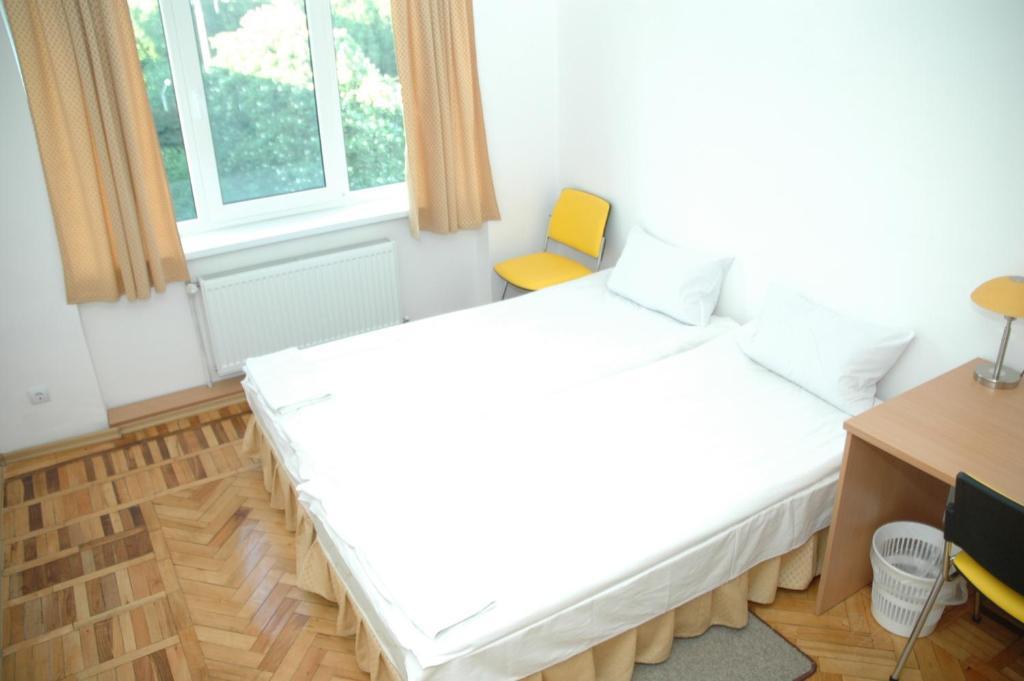 Yellow House Hostel Львов Номер фото